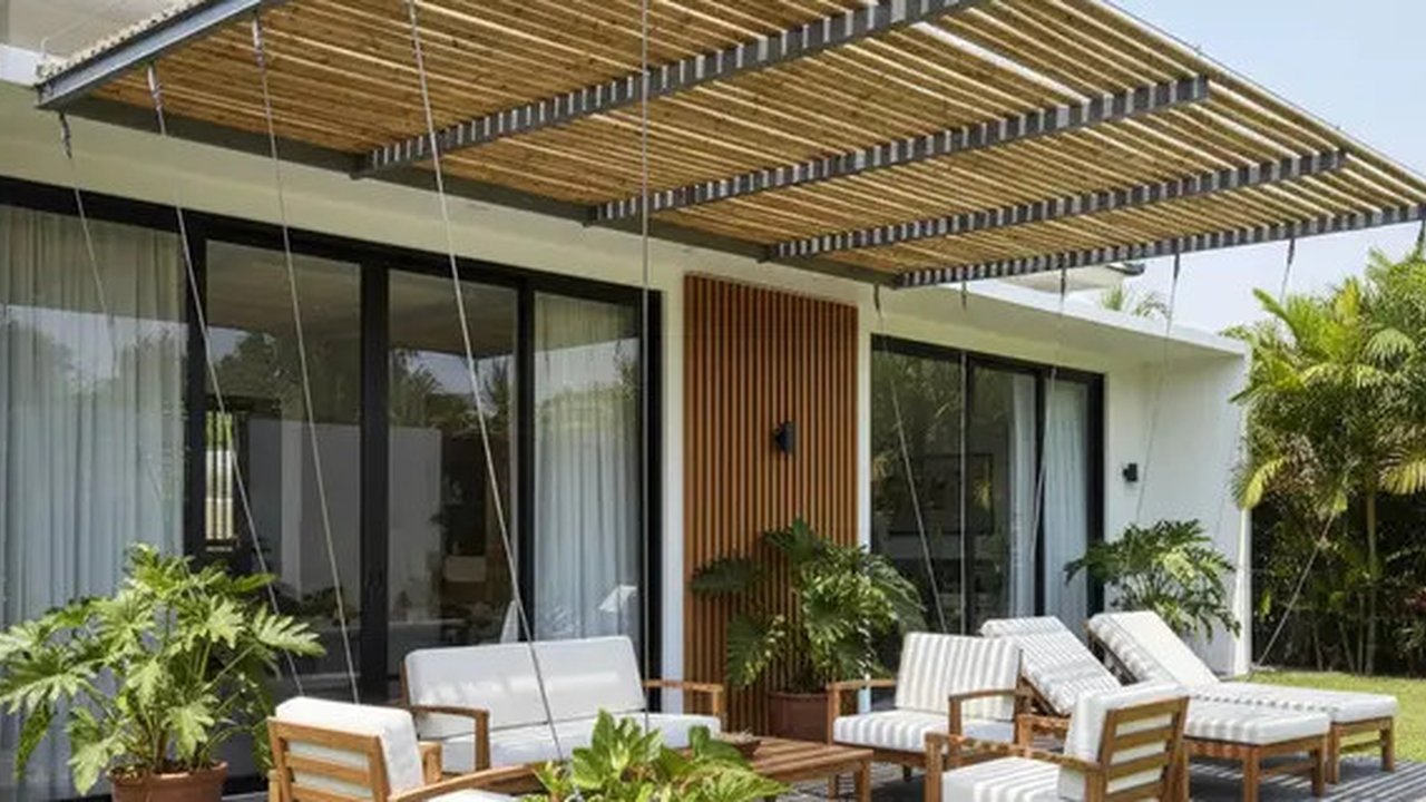 Teras Rumah Tanpa Tiang dengan Konsep Bambu (Image by Gemini)