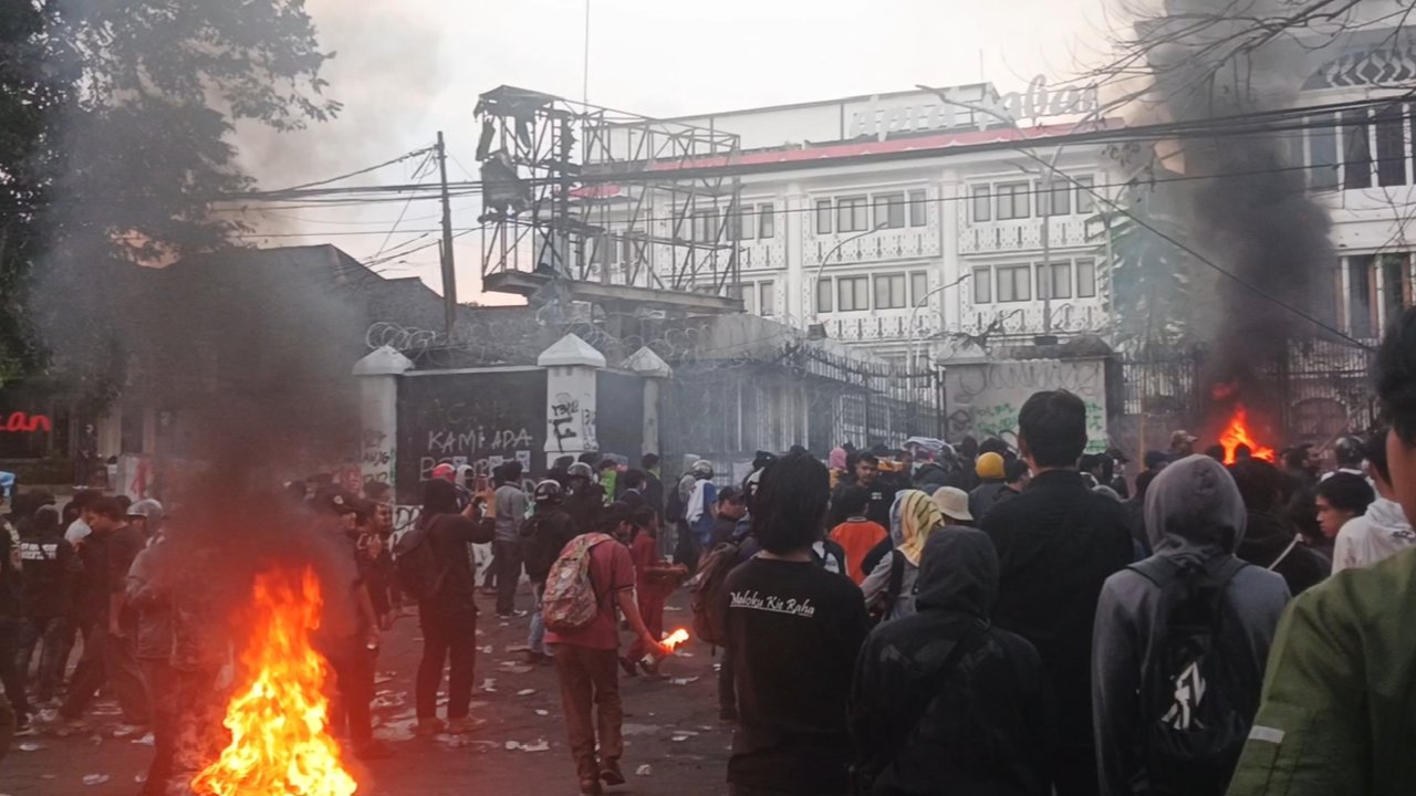 Akademisi RI di Inggris Kecam Kekerasan Aparat terhadap Demonstran, Minta Warga Waspada
