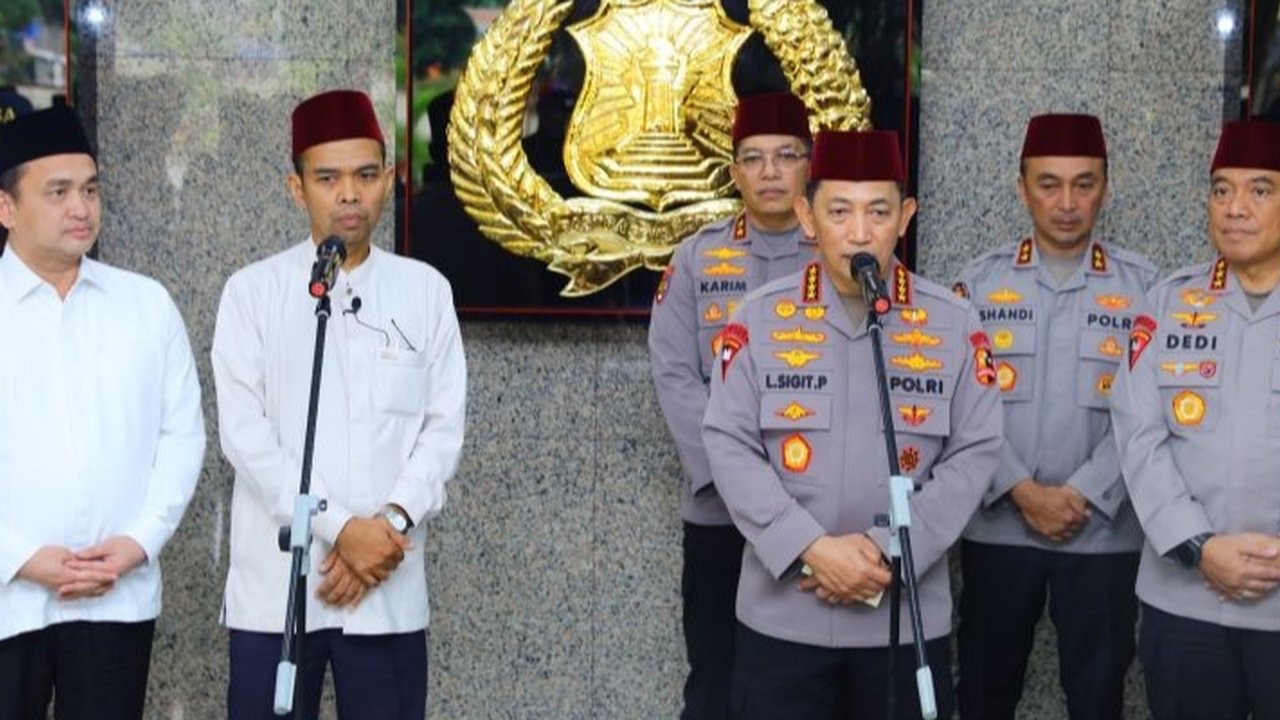 Kapolri Jenderal Listyo Sigit Prabowo mengungkap bahwa tausiah Ustadz Abdul Somad di Mabes Polri menjadi spirit pengabdian personel. Simak bagaimana pesan toleransi beragama ini menguatkan Polri!
