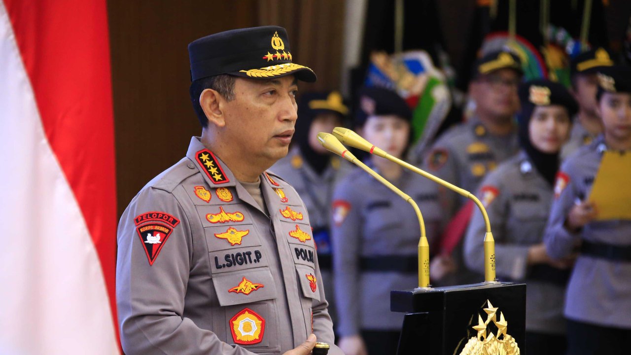 Kapolri Jenderal Polisi Listyo Sigit Prabowo memimpin upacara serah terima jabatan (sertijab) di Rupattama Mabes Polri, Selasa (30/9/2025).