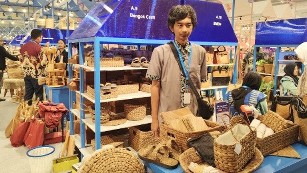 Berkat BRI UMKM EXPO(RT), UMKM Kerajinan Eceng Gondok Ini Bisa Tembus Pasar Internasional