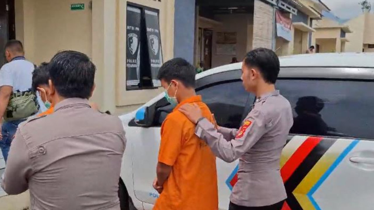 Waria Dibunuh 2 Remaja, Pelaku Sempat Asah Pisau di Jalan