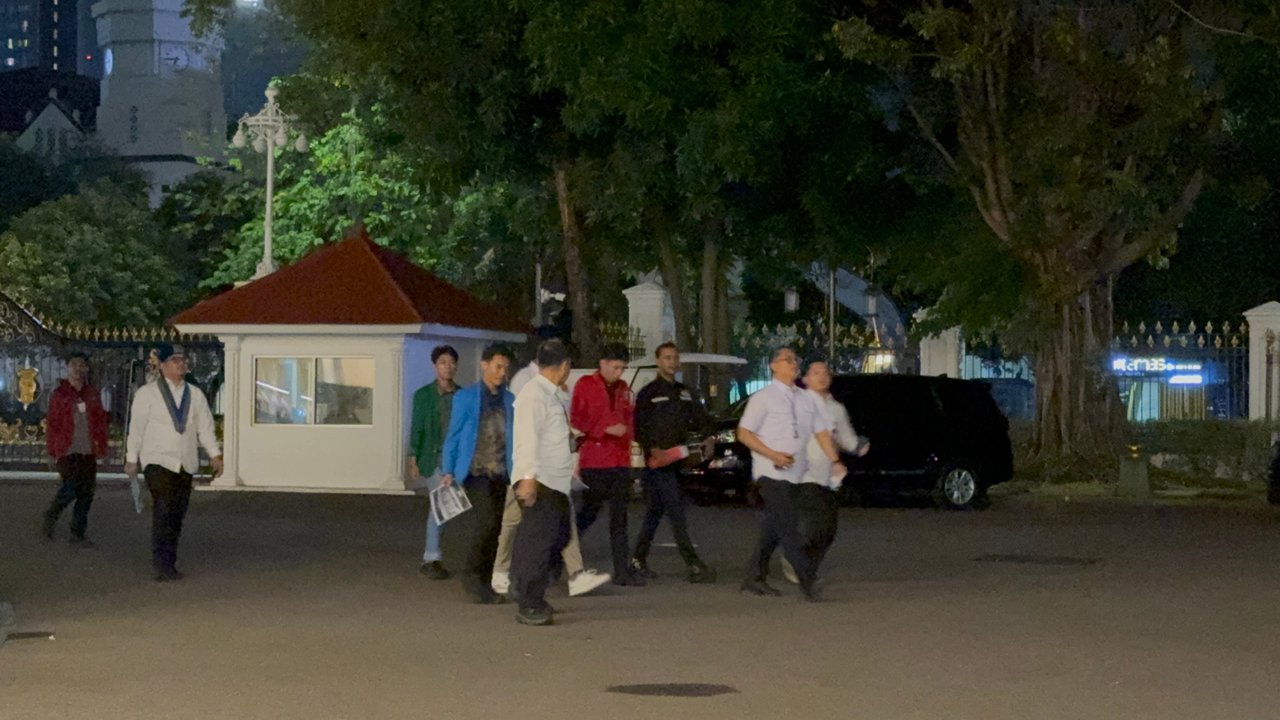 Mahasiswa Desak Pemerintah Perhatikan Kesejahteraan Guru Honorer