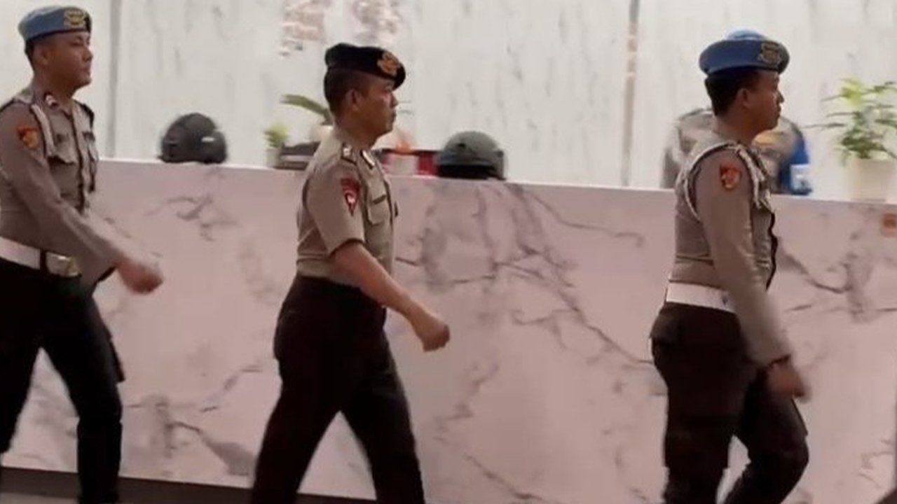 Curhat Sambil Menangis, Bripka Rohmad Sopir Mobil Rantis Lindas Ojol Ingin Tetap Mengabdi Hingga Pensiun