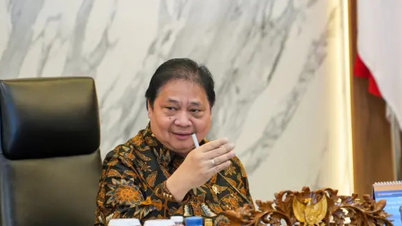 Menko Bidang Perekonomian Airlangga Hartarto saat Rapat Koordinasi Komite Kebijakan Pembiayaan KUR bagi UMKM. (Foto: ekon.go.id)