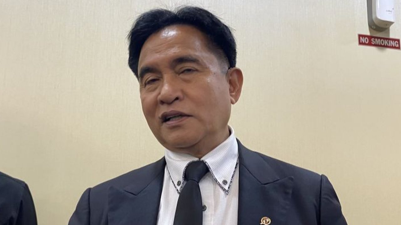 VIDEO: Kritik Menohok Menko Yusril Untuk Artis-Influencer di DPR 