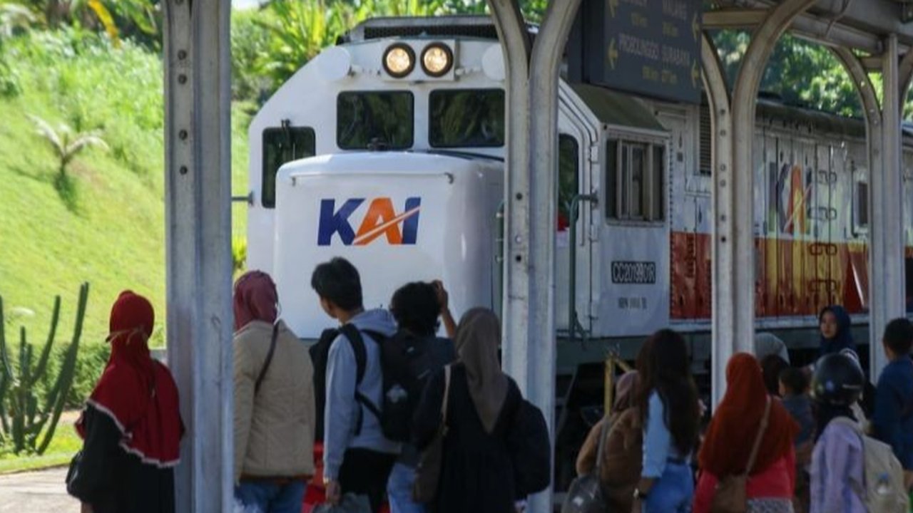 KAI Catat Lonjakan Penumpang di Libur Maulid Nabi, Ini Kota Tujuan Utamanya