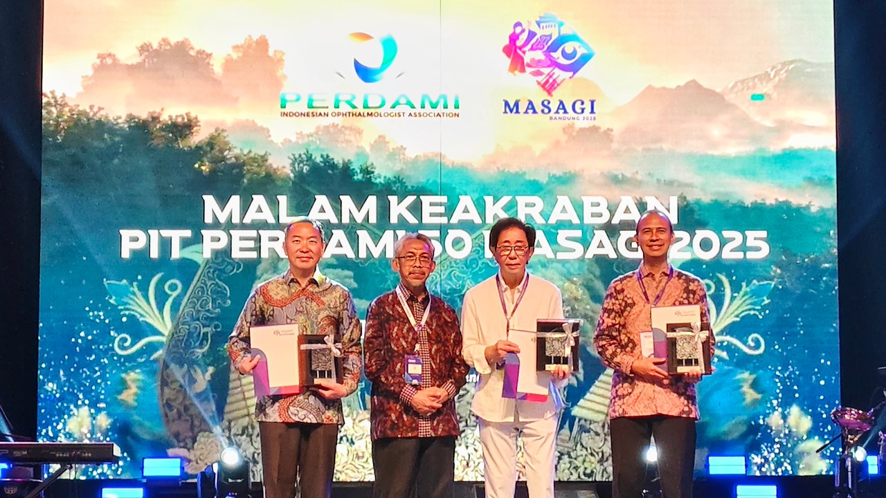 Peraih penghargaan Perdami Awards 2025 kategori Djoko Sarwono Honorary.