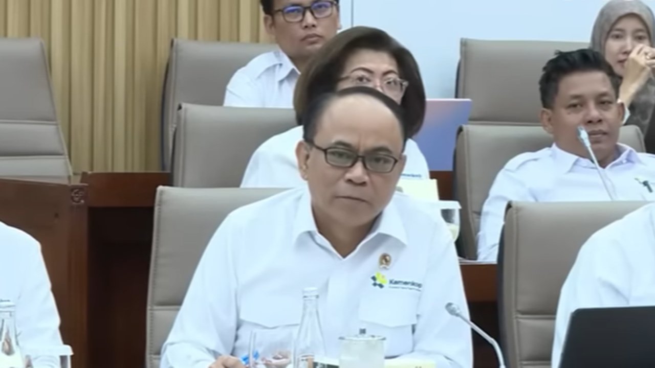 VIDEO: Panas! DPR Skak Menteri Budi Arie, Singgung Koperasi Merah Putih Jadi Bom Waktu