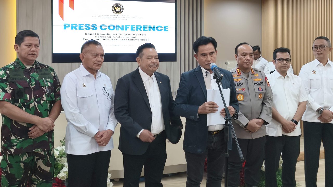 Tegas, Menko Yusril Pastikan Kompol Cosmas dan Bripka Rohmad Brimob Pelindas Affan Kurniawan Dihukum Pidana