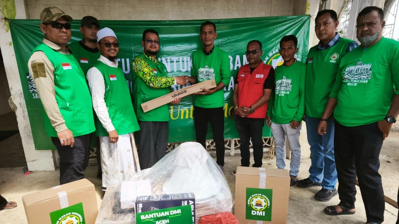 Dewan Mesjid Indonesia Serahkan Bantuan Sound System ke Masjid Assa’adah Desa Paya Rabo Lhok