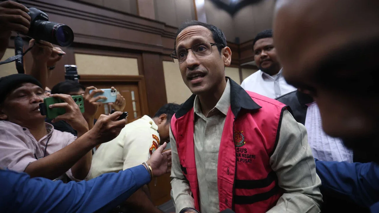 Mantan Mendikbudristek Nadiem Anwar Makarim usai menjalani sidang perkara dugaan korupsi pengadaan laptop Chromebook dan Chrome Device Management (CDM) di Pengadilan Tipikor Jakarta, Kamis (8/1/2026).