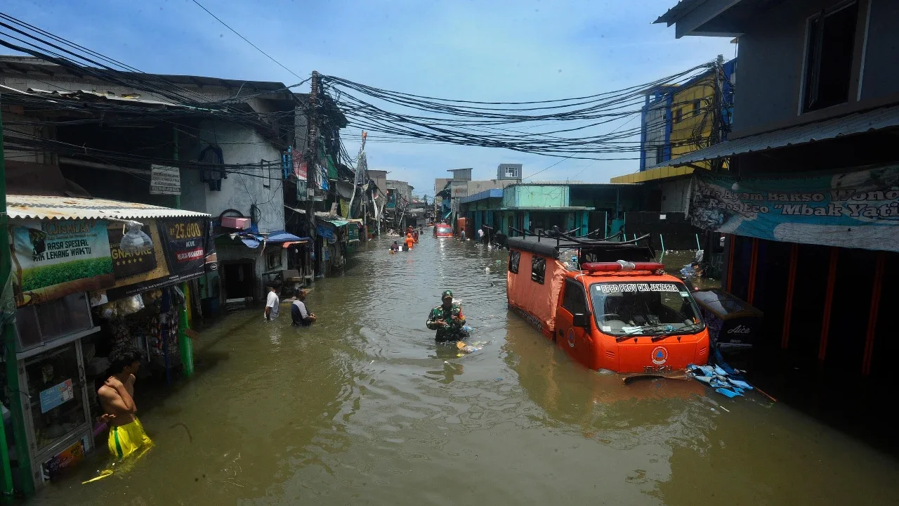 Waspada Banjir Pesisir, BPBD Prediksi Rob Melanda Jakarta Utara hingga 20 Januari 2026