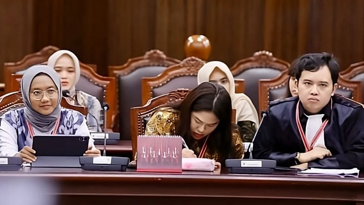 MK Uji Materi Pasal penghinaan Presiden di KUHP Baru