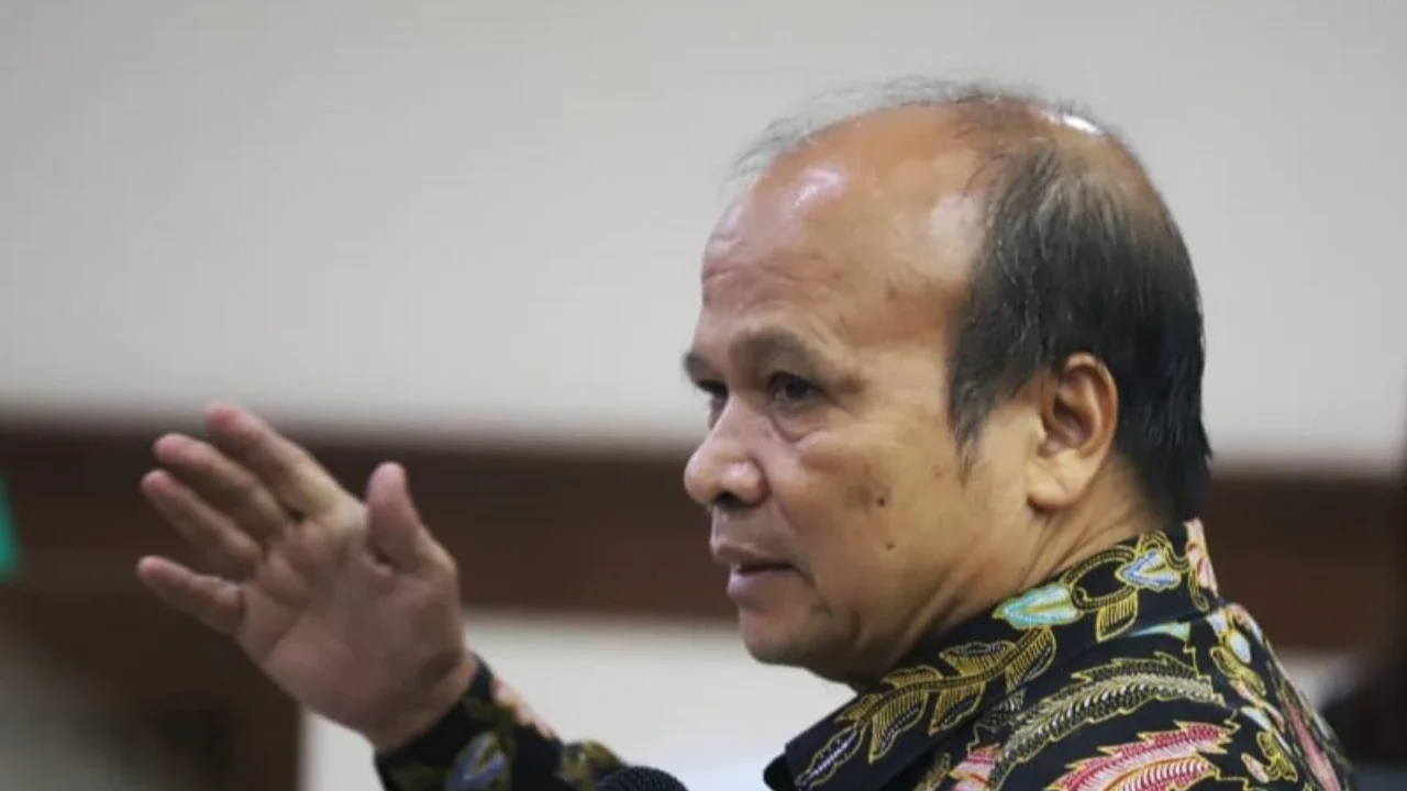 Mantan Kepala PPATK Yunus Husein menjelaskan mekanisme penerbitan surat berharga bank dalam sidang gugatan CMNP di Pengadilan Negeri Jakarta Pusat, Rabu (14/01/2025).