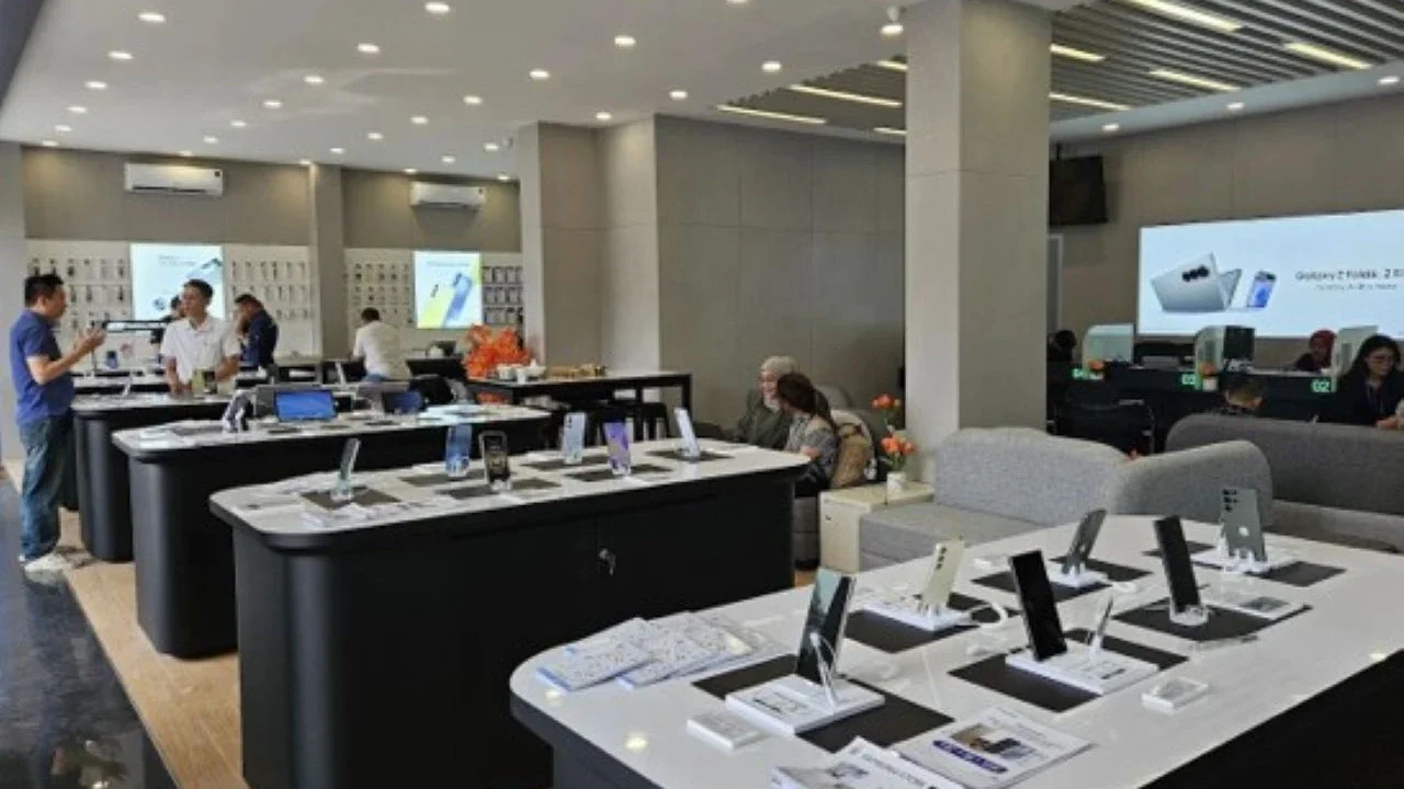 Di Tengah Persaingan Ketat, Ritel Smartphone Indonesia Jaga Standar Global