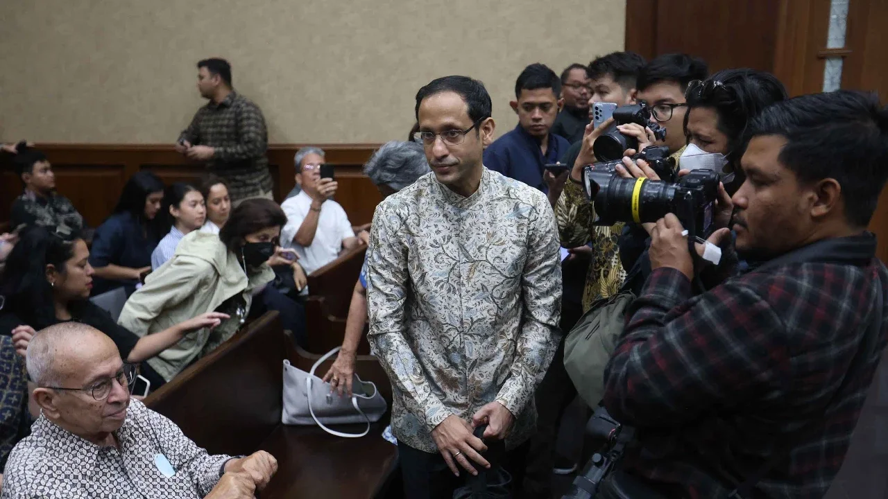 Terdakwa kasus dugaan korupsi dalam digitalisasi pendidikan pengadaan laptop Chromebook Nadiem Makarim saat mengikuti sidang lanjutan di Pengadilan Tipikor, Jakarta, Senin (19/1/2026)