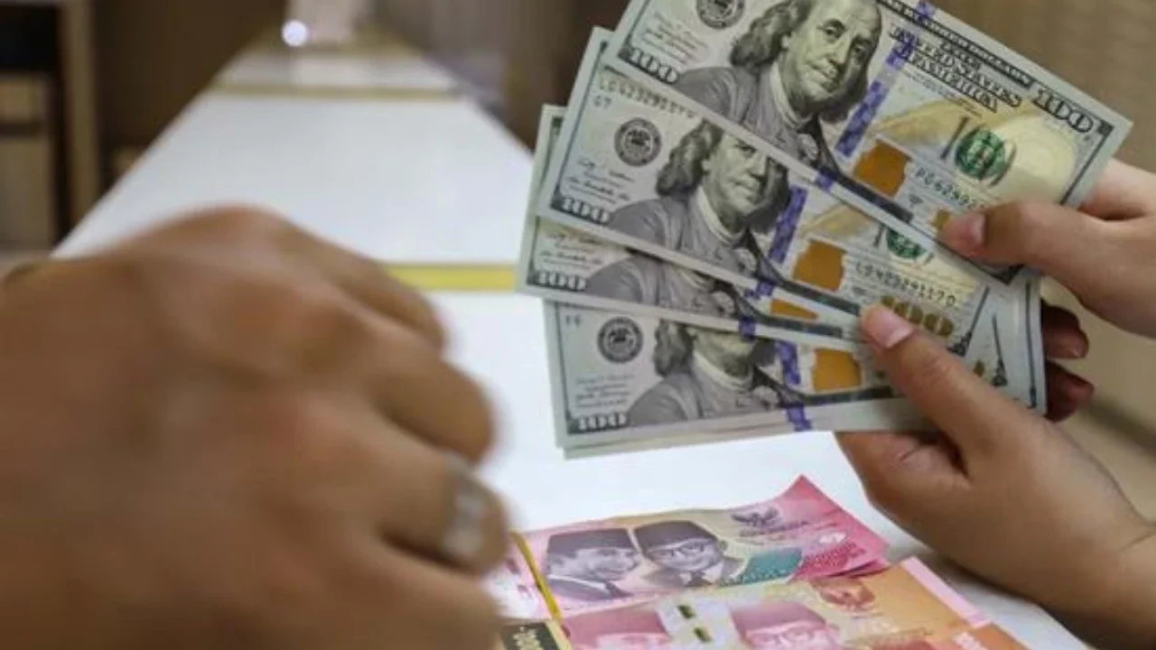 Begini Dampak Nyata Pelemahan Rupiah ke Ekonomi Indonesia