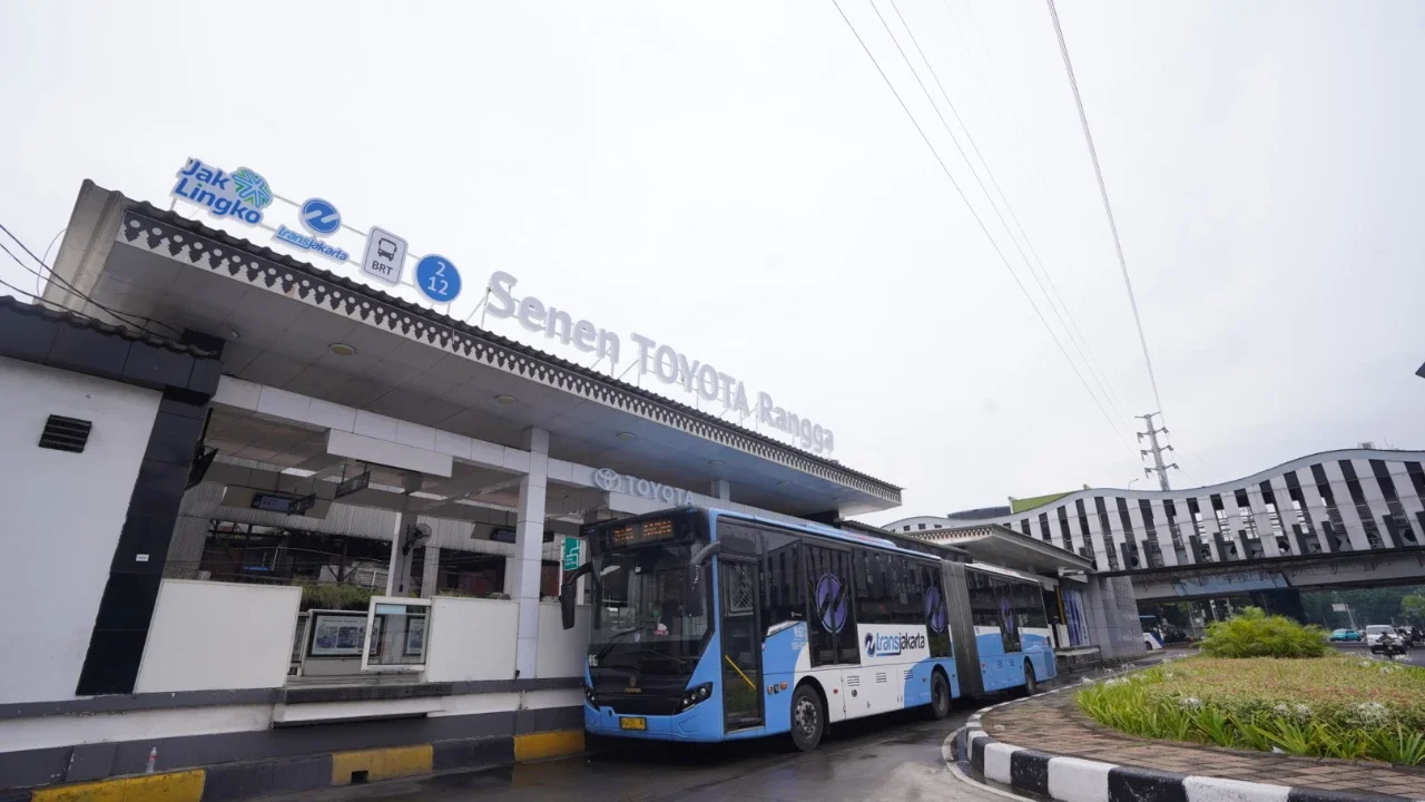 Hujan Guyur Jakarta, Layanan Transjakarta Sejumlah Rute Alami Keterlambatan