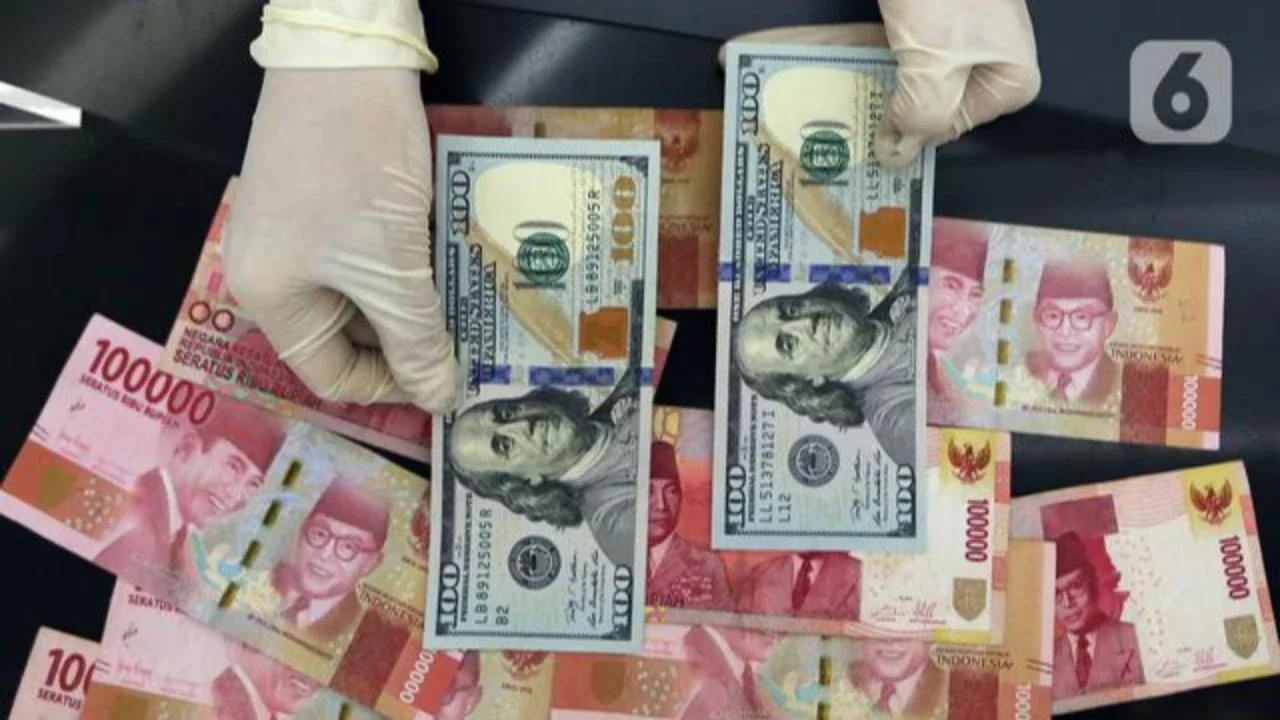 Rupiah Ditutup Sedikit Menguat, Imbas BI Pertahankan Suku Bunga Acuan?