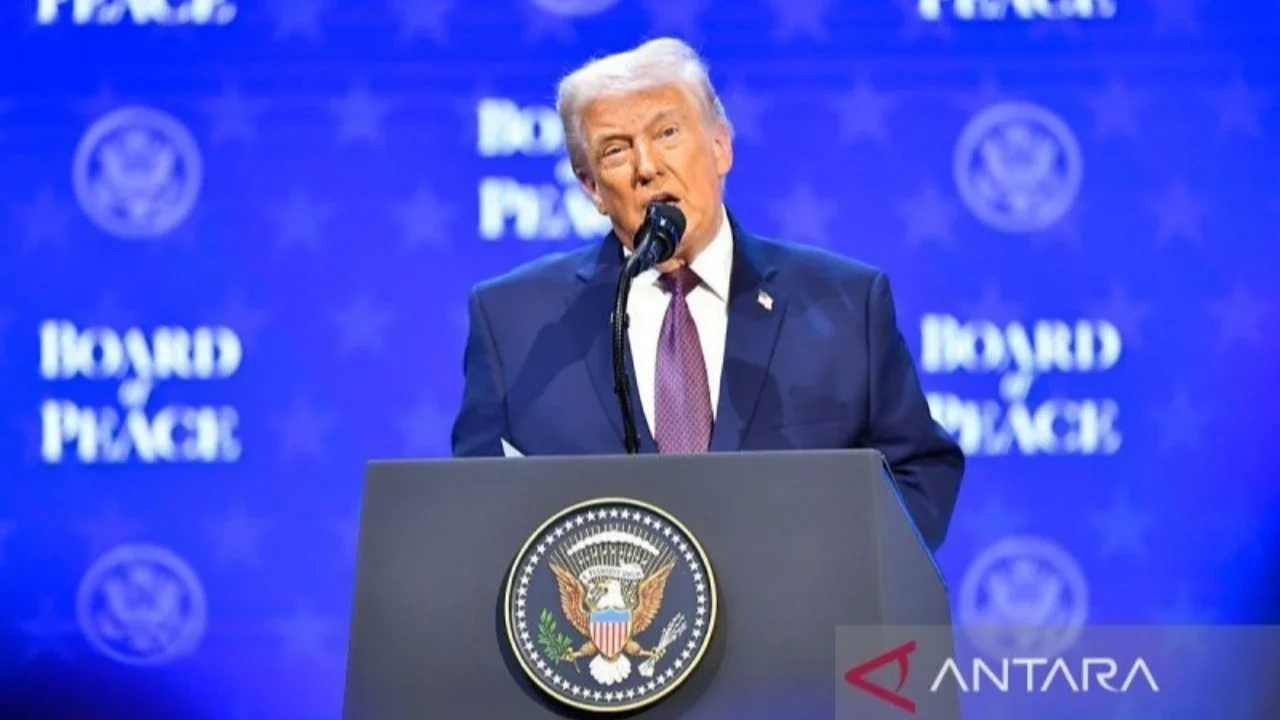 Trump Klaim Iran Ajak Berunding Usai AS Kerahkan Kapal Tempur