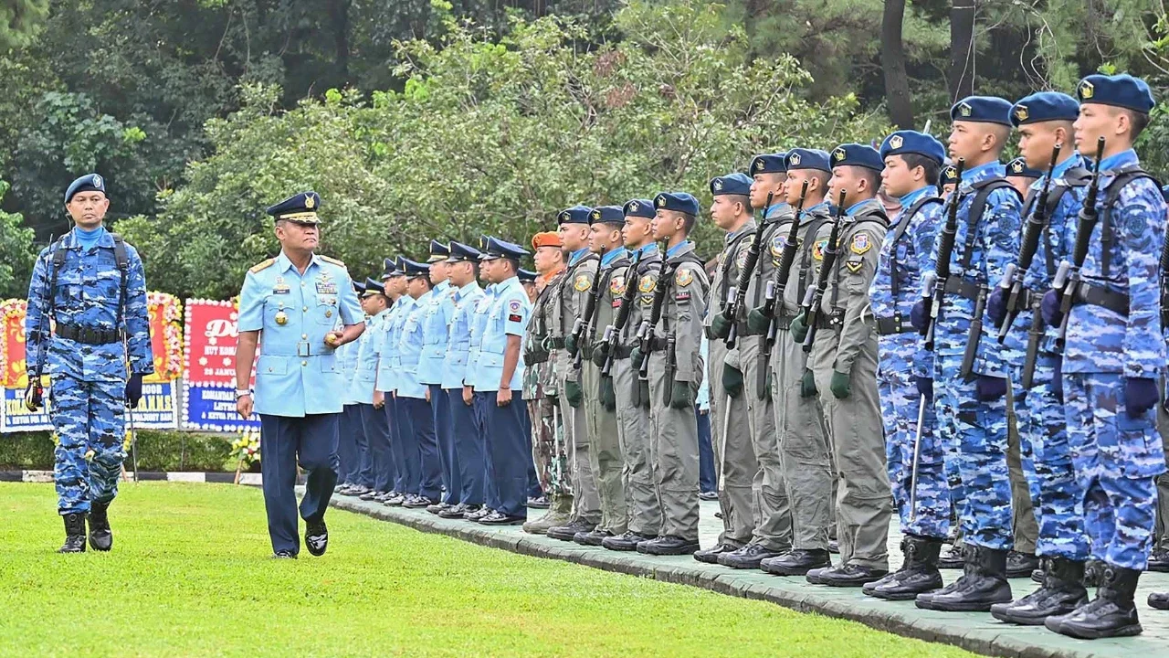 Panglima Koopsudnas memimpin upacara peringatan HUT ke-4 Koopsudnas di Makoopsudnas Halim Perdanakusuma, Jakarta, Rabu (28/01/2026).