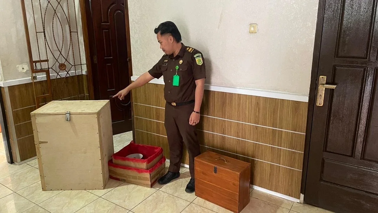 Akal Bulus Nasirun, Mengaku Dukun Pengganda Uang Tipu Korban Rp231 Juta Modus Sulap Lewat Kotak Kayu