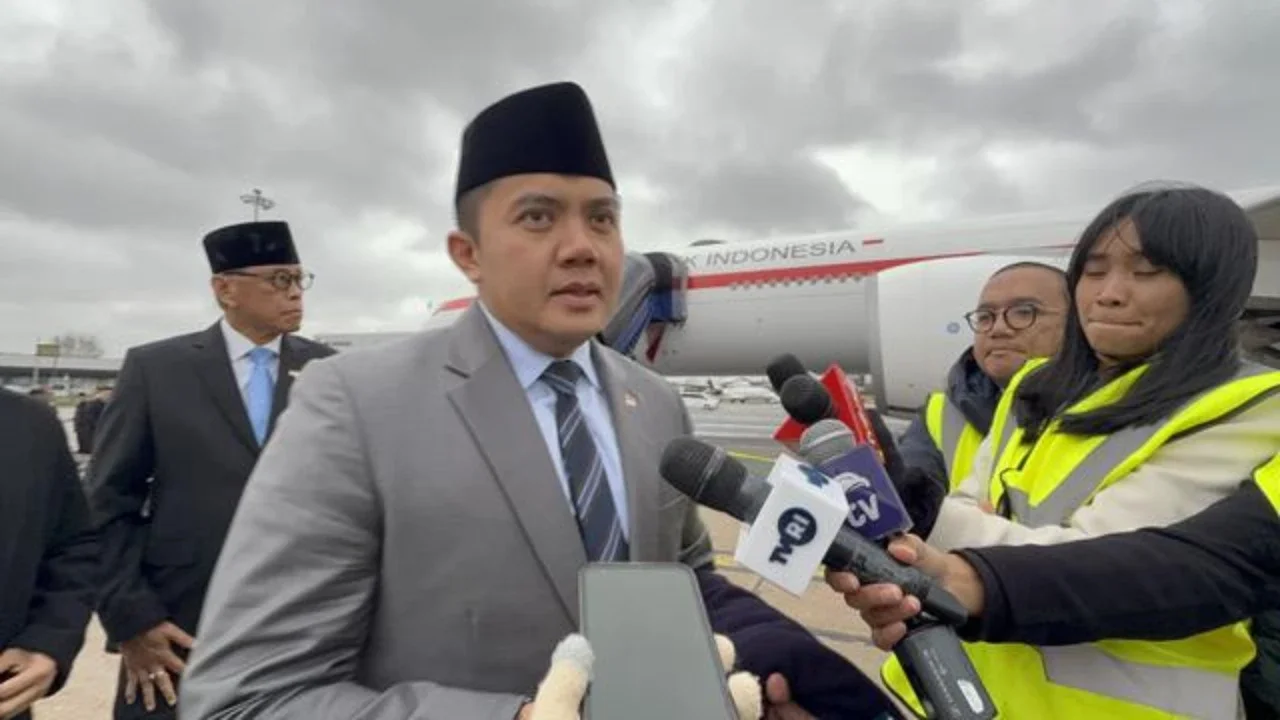Seskab Teddy Bertemu Empat Mata dengan Emil Dardak, Bahas Infrastruktur Jawa Timur