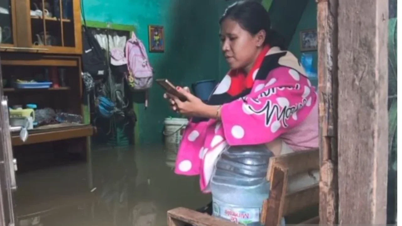 Ratusan Rumah di Rawa Buaya Terendam Banjir Hingga Satu Meter