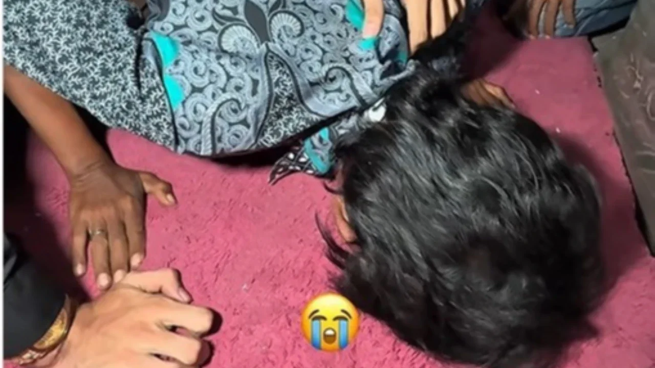 Sujud Syukur Sudrajat Pedagang Es Gabus Viral Dihadiahi Umrah Gratis oleh Influencer Aisar Khaled