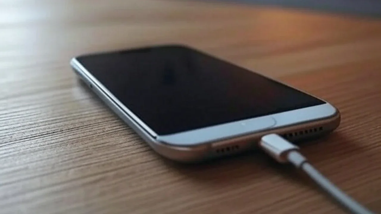 Mengecas Handphone