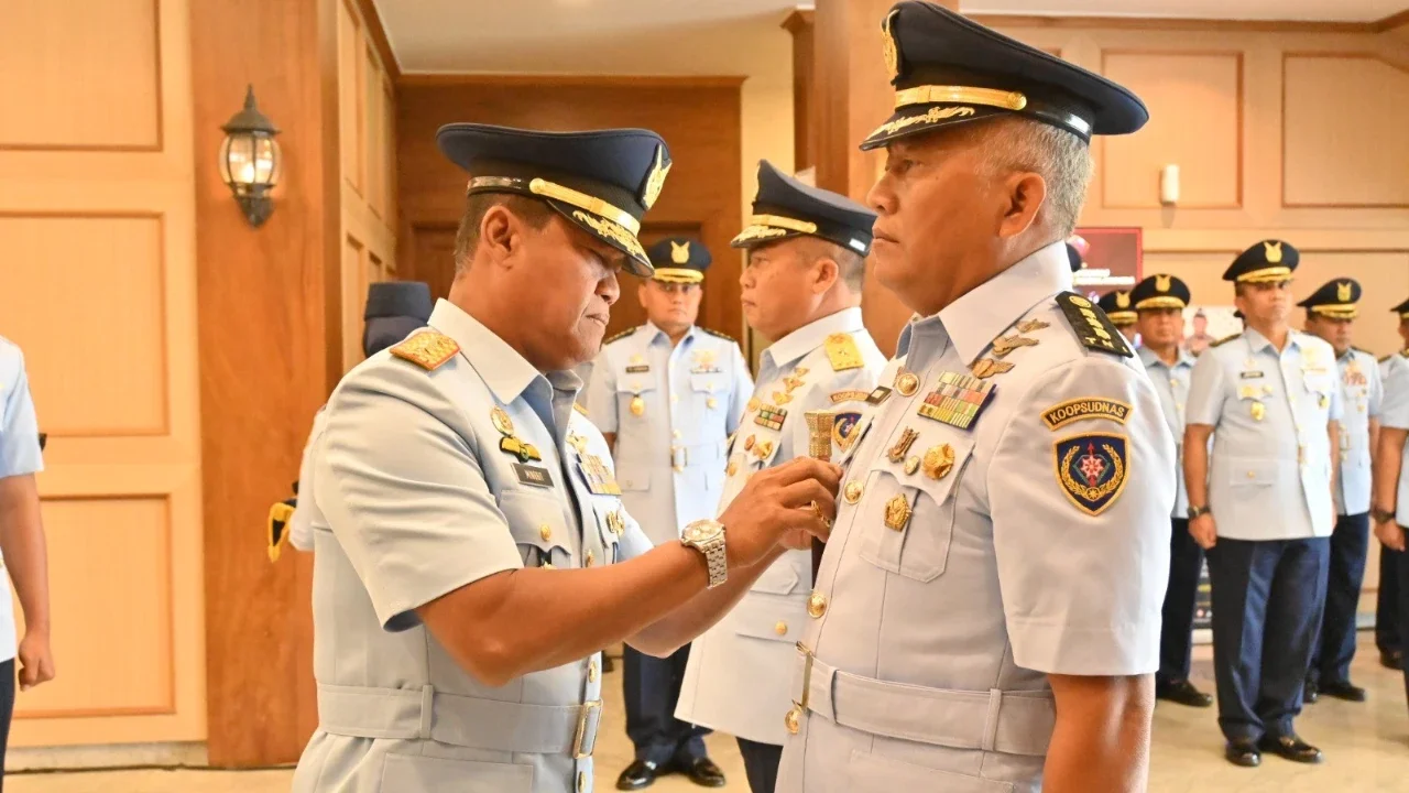 Pangkoopsudnas Pimpin Sertijab Kapoksahli Koopsudnas