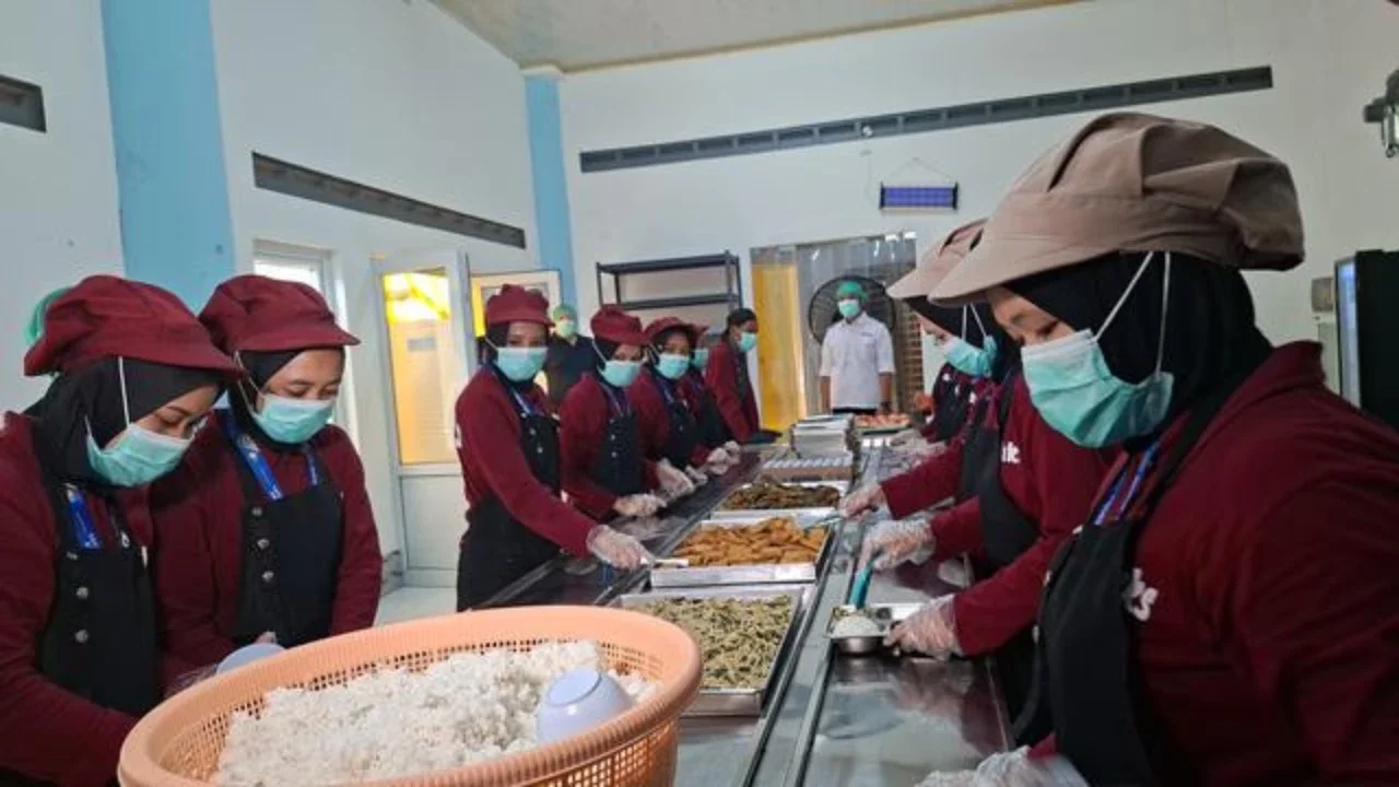 BGN Buka Suara Terkait Tujuh Dapur MBG di Sampang Berhenti Operasional