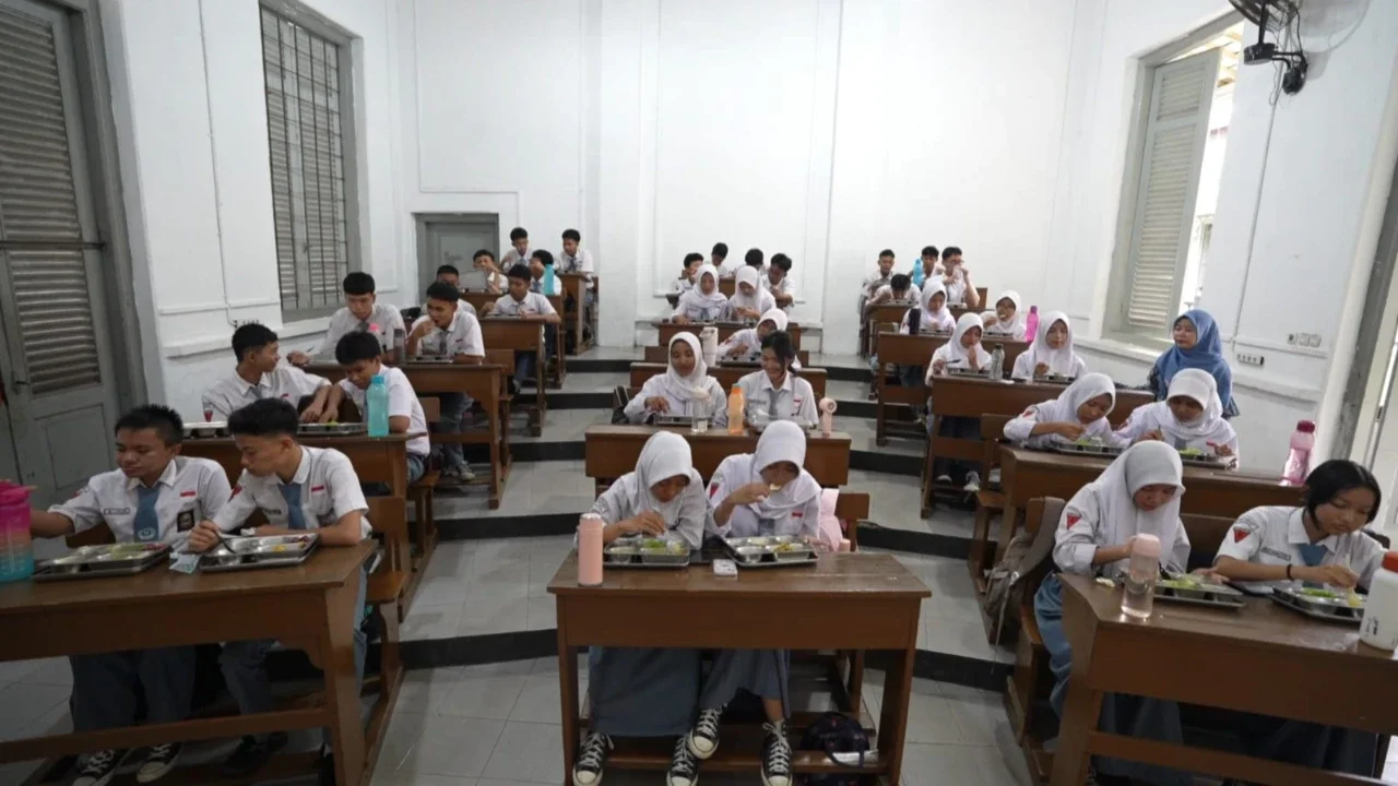 Siswa Berkaca-kaca Cerita Uang Jajan Kini Bisa Ditabung Berkat MBG