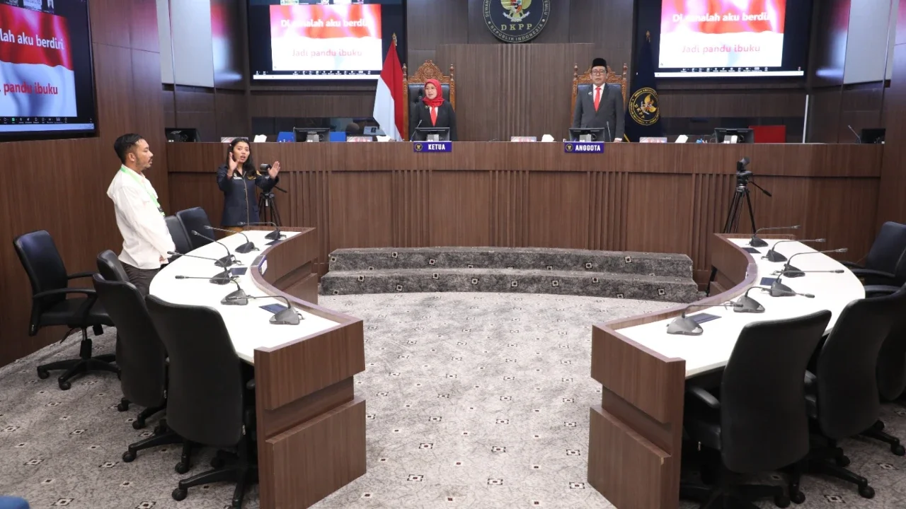 DKPP Berhentikan Tetap Tiga Penyelenggara Pemilu, Ada yang Selingkuh dan Terjaring Berduaan di Kamar