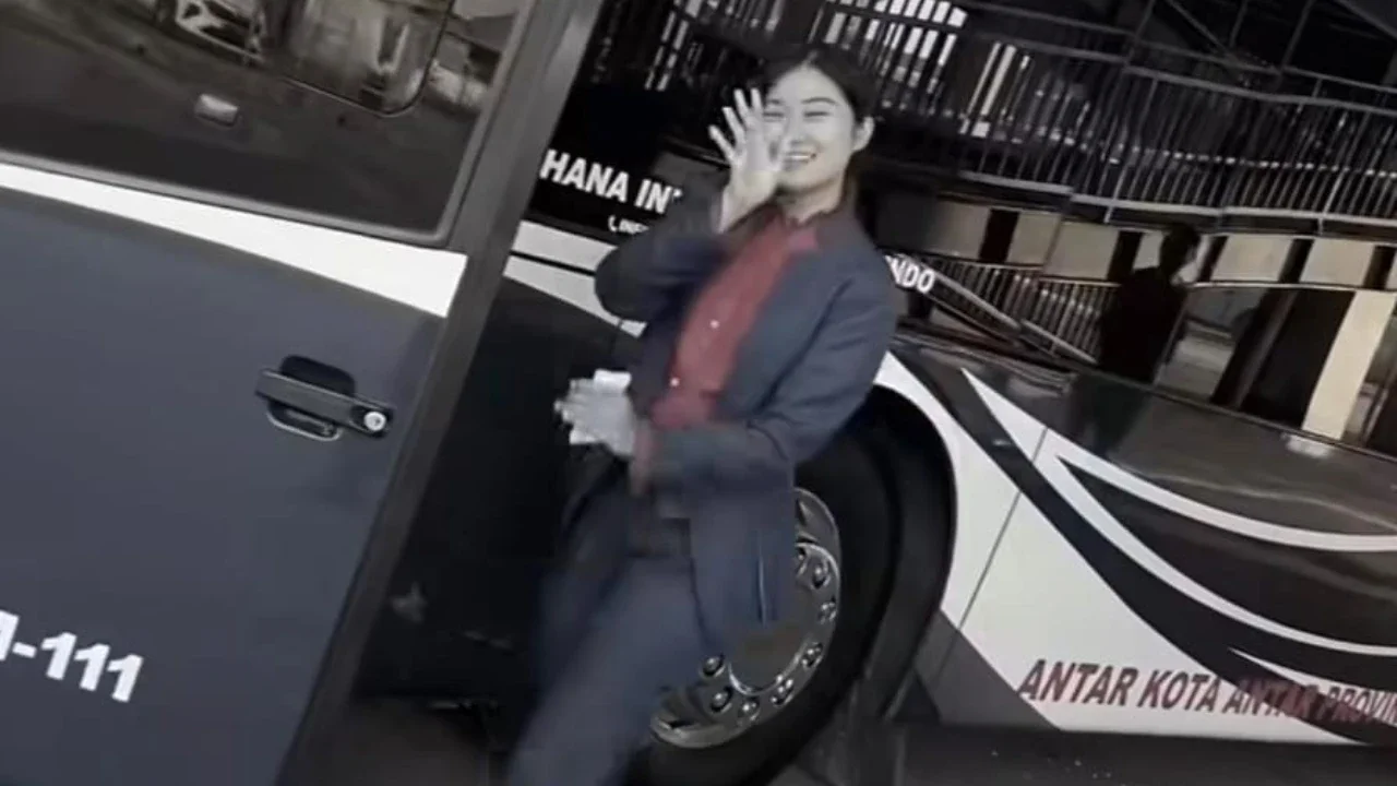 Lambaian Terakhir Naura, Pramugari Cantik jadi Korban Tewas Kecelakaan Bus Indorent di Tol Solo-Ngawi