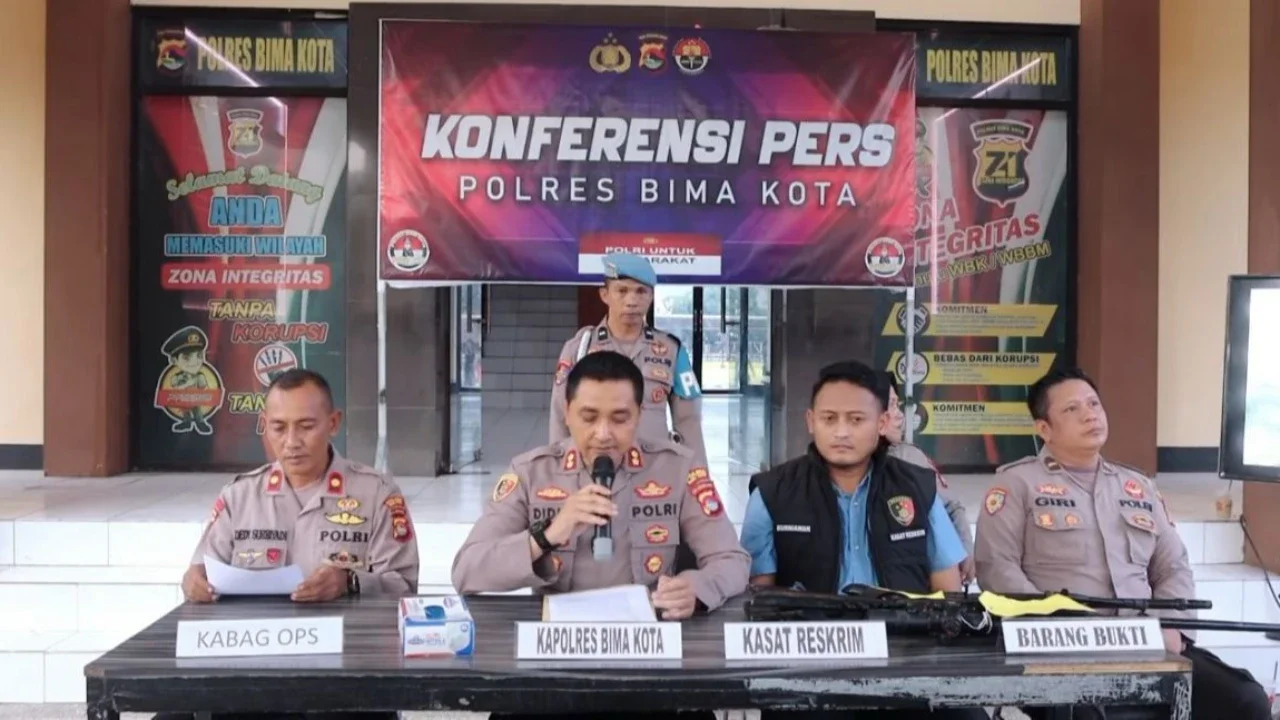 Kapolres Bima AKBP Didik Putra Kuncoro Saat Konferensi Pers Terkait Orang Hilang (Instagram @Didik_Putra_Kuncoro)