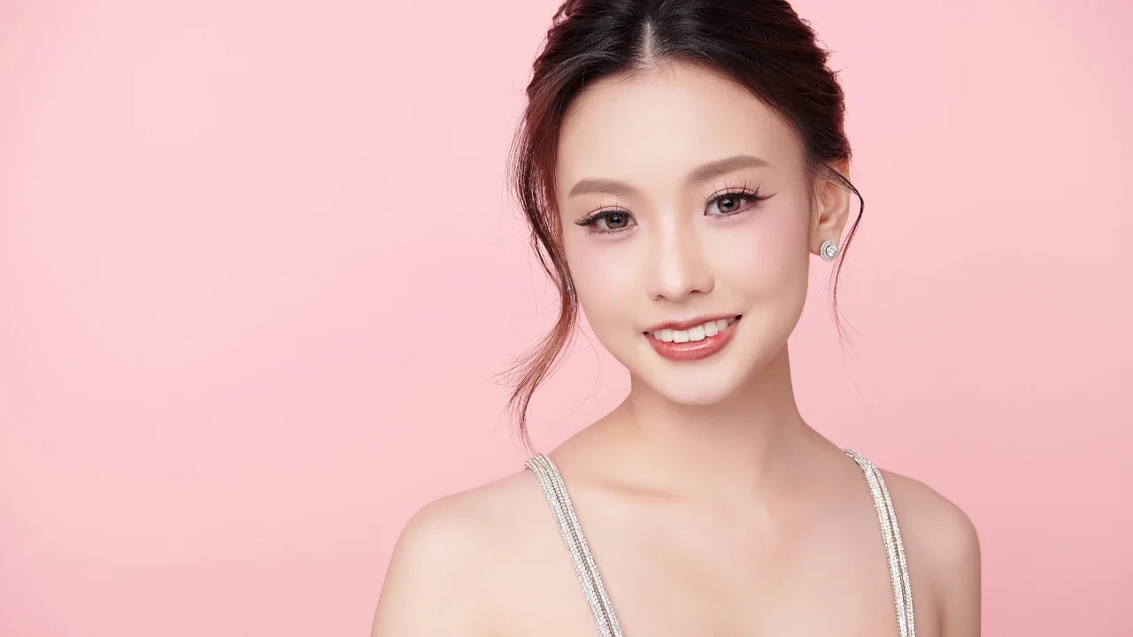 Ilustrasi makeup Imlek.