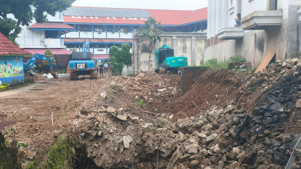 Kronologi Robohnya Tembok SMPN 182 Jakarta, Kepsek Ungkap Penyebabnya