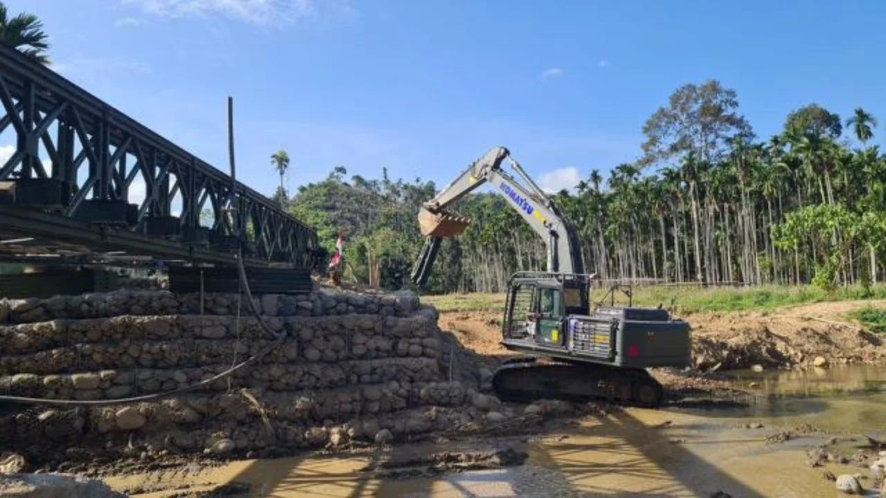 TNI Selesaikan Pembangunan Jembatan Darurat di Aceh. (istimewa)