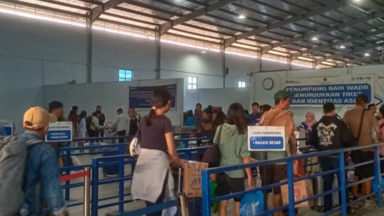 PT Pelni Cabang Batam memproyeksikan kenaikan jumlah penumpang hingga 5 persen pada Angkutan Lebaran 2026, dengan berbagai persiapan untuk mengantisipasi lonjakan.