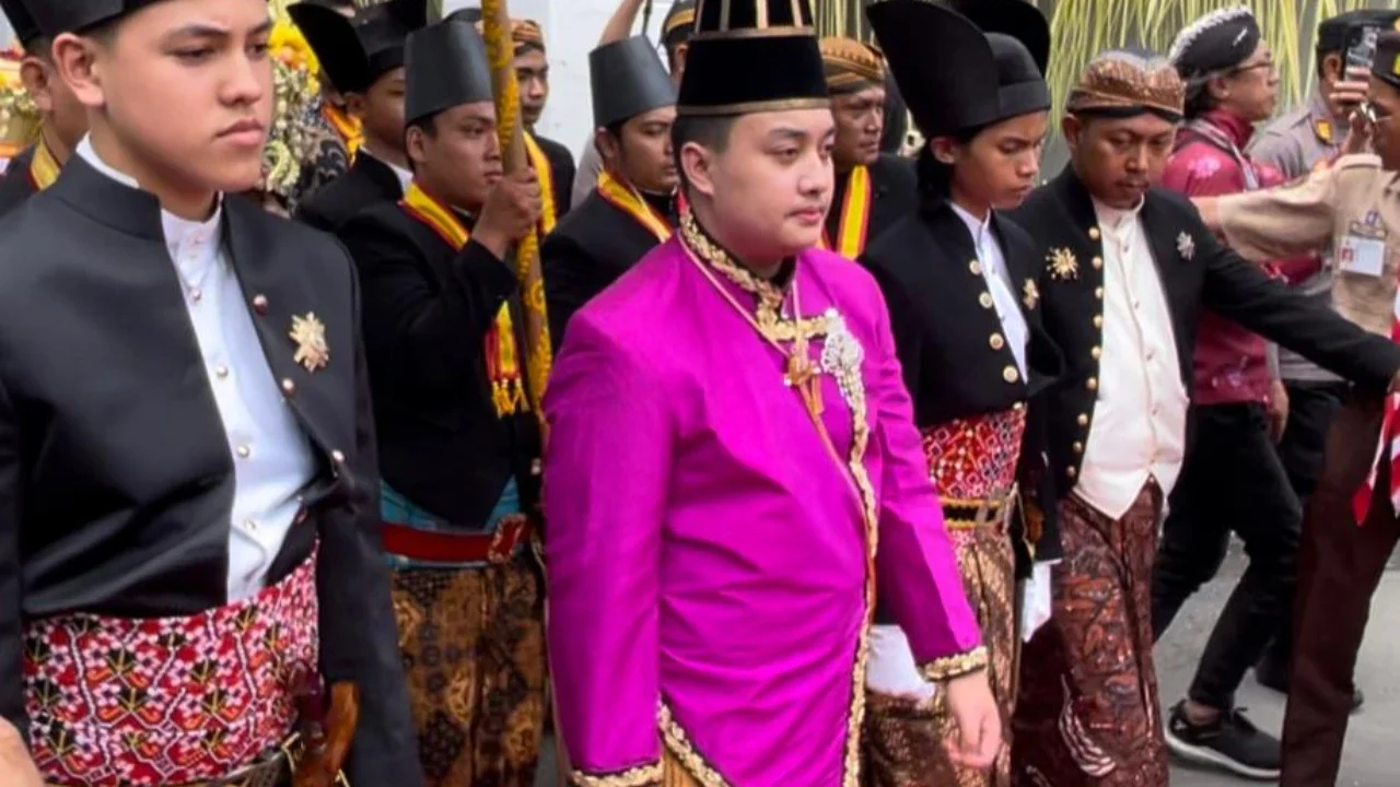 Usai Jumenengan, Pakubuwono XIV Purboyo Baca Sabda Dalem di Atas Batu Keramat