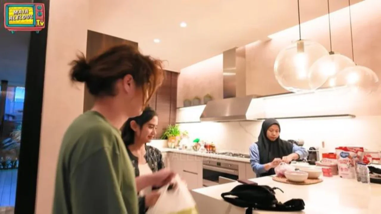 Potret Dapur dan Ruang Makan Rumah Maia Estianty (youtube.com/@maiaaleldultv)