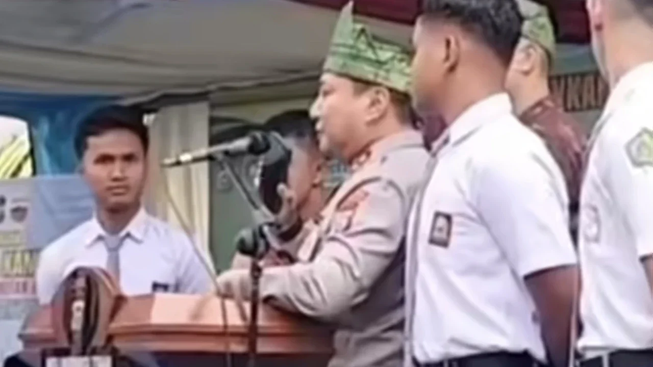Kapolda Riau Hubungi Call Center 110 di Depan Publik, Operator Kaget dan Dapat Hadiah
