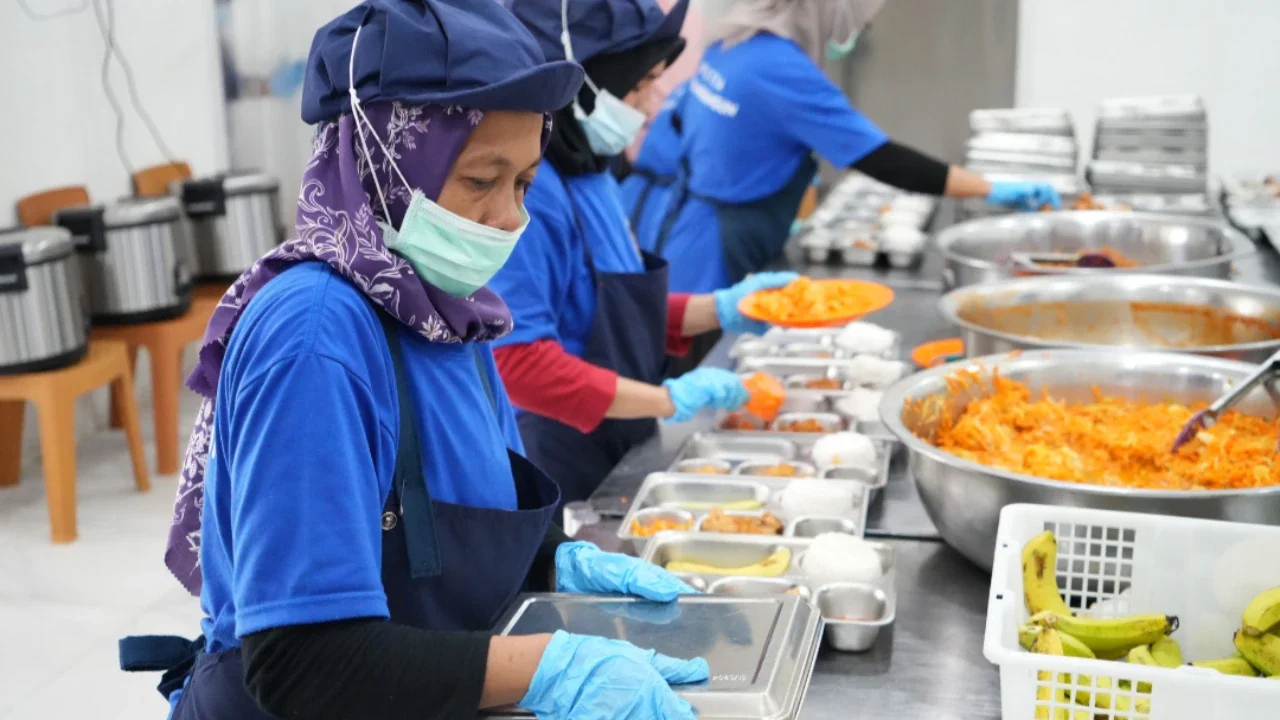 Kisah Pejudol Sembuh karena Sibuk Kerja di Dapur MBG