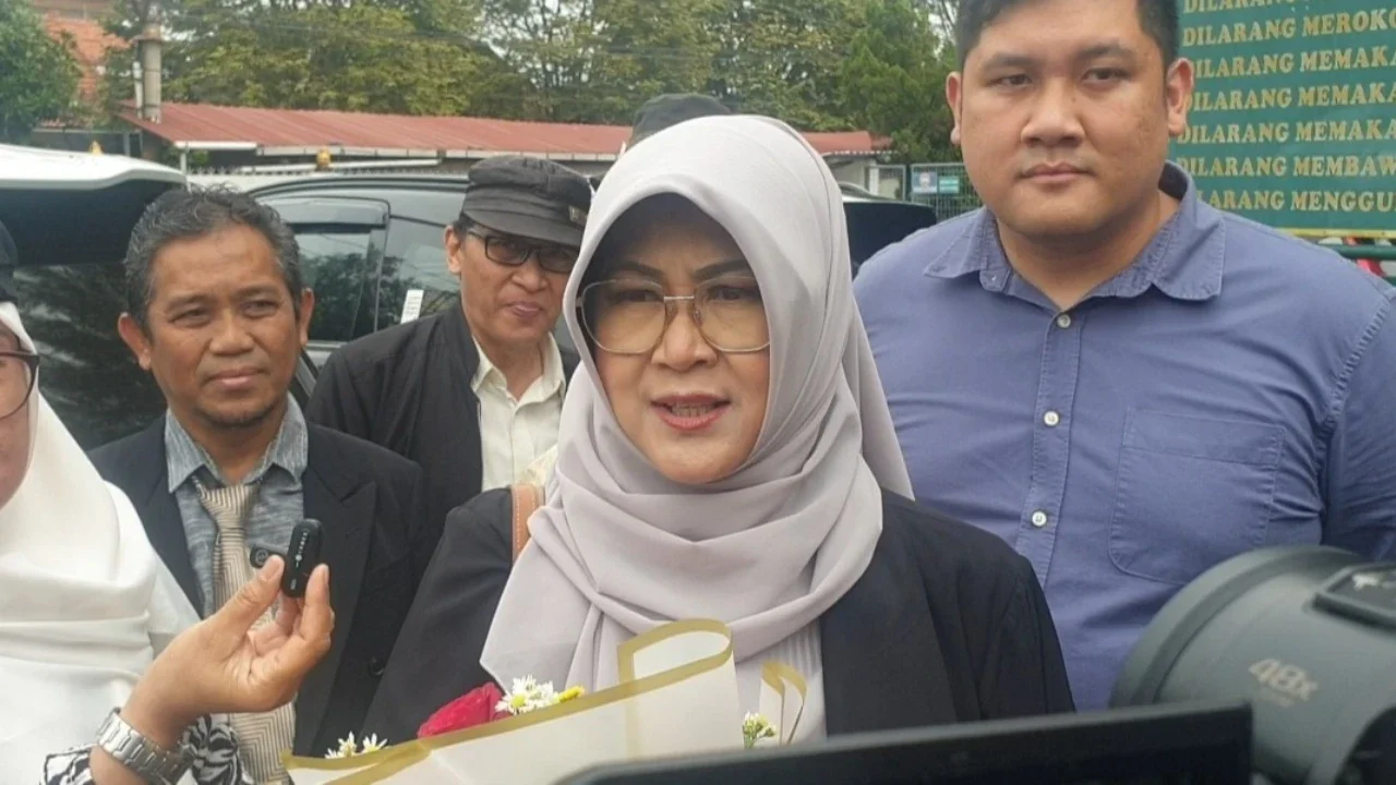 Dokter Tifa Usai Sidang Citizen Lawsuit: Foto di Ijazah Joko Widodo dan Saat jadi Presiden Beda 92,37%