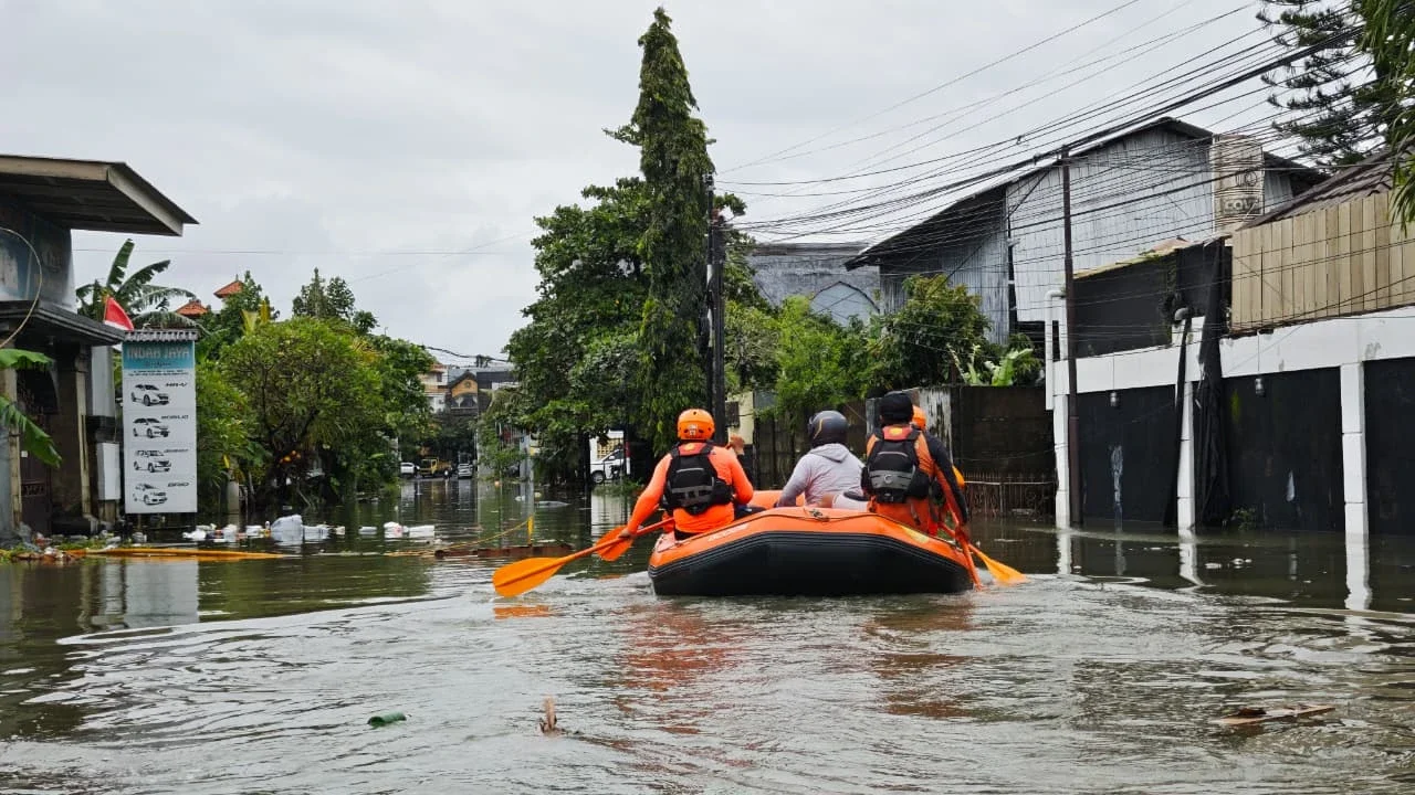 Aksi Cepat Tim SAR! 12 Korban Banjir di Legian Bali Berhasil Diselamatkan