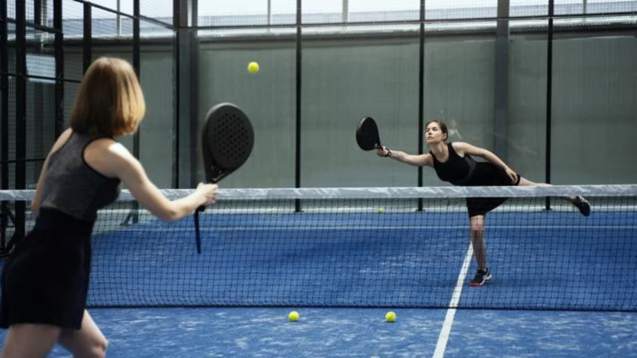 Awal Mula Padel yang Kini Populer di Indonesia hingga Pembangunan Lapangannya Dipolisikan Warga