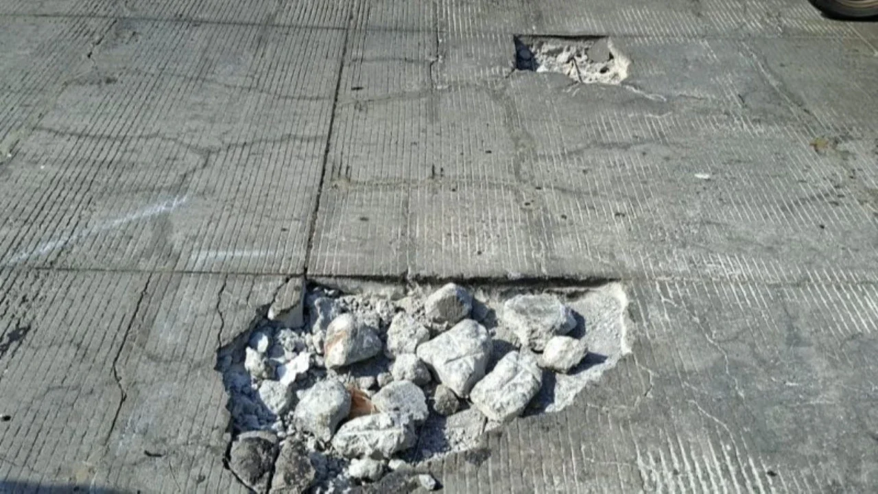 Banyak Jalan Cepat Rusak, DPR Minta Evaluasi Mutu Konstruksi