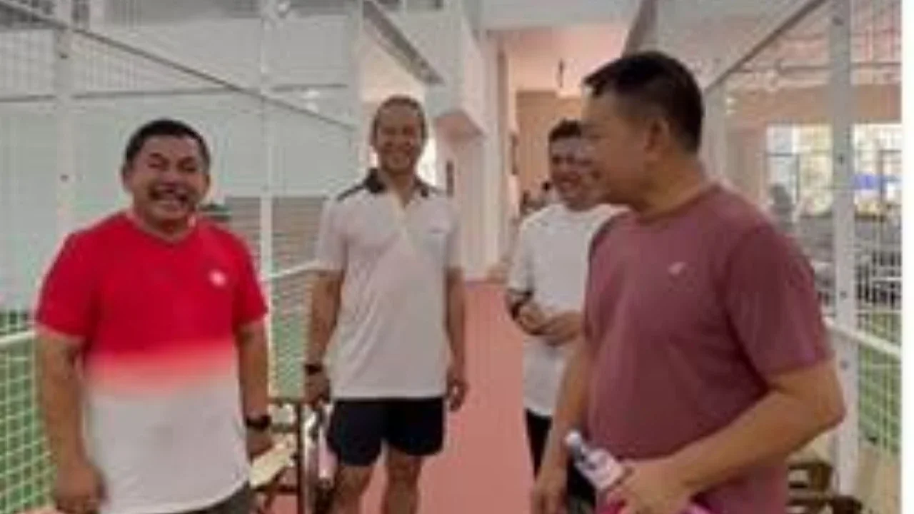 Awali Februari dengan Padel, Jenderal Dudung Olahraga Bareng Alumni 88